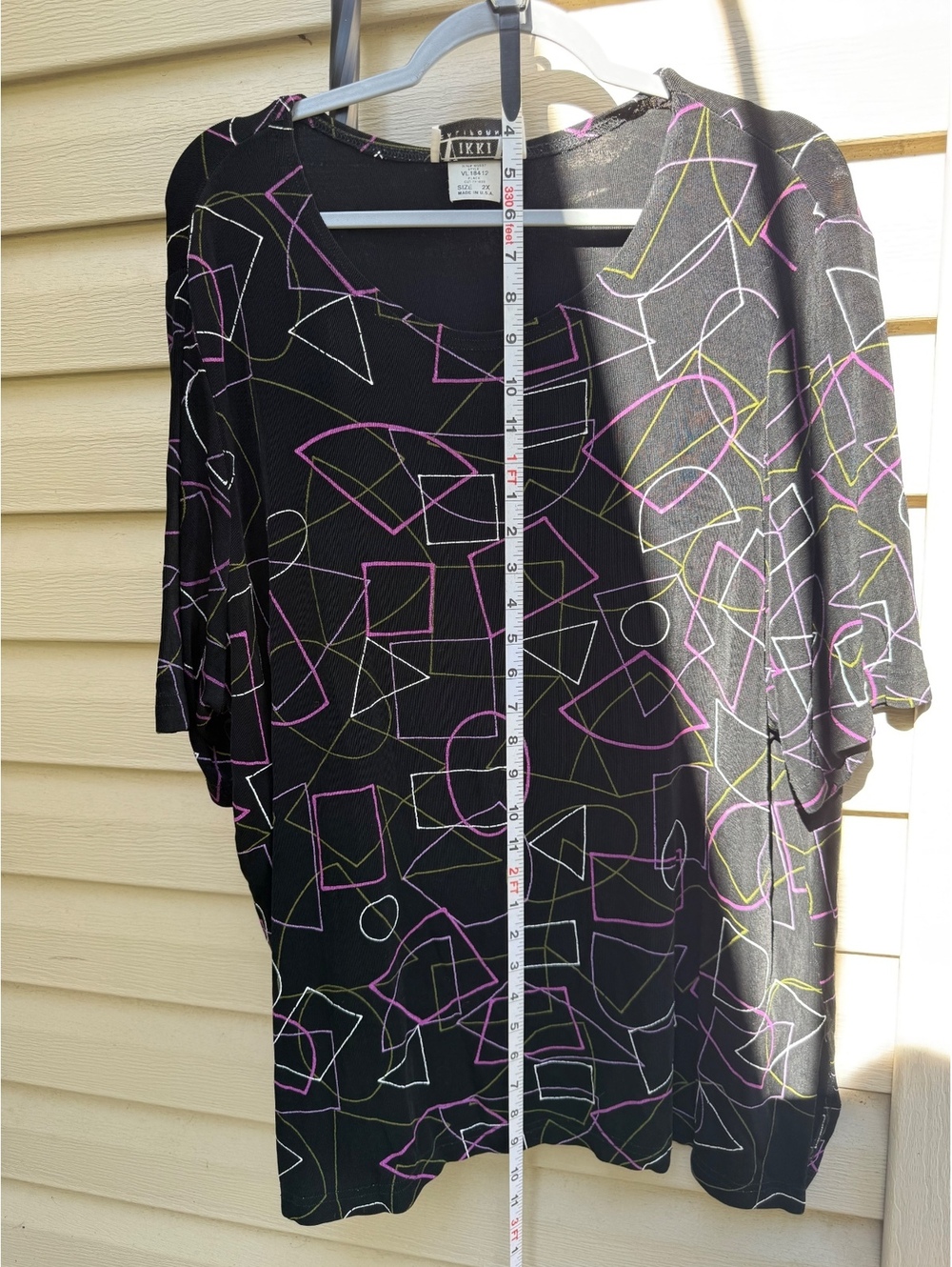 Vikki Vi 2x black geometric print tunic top